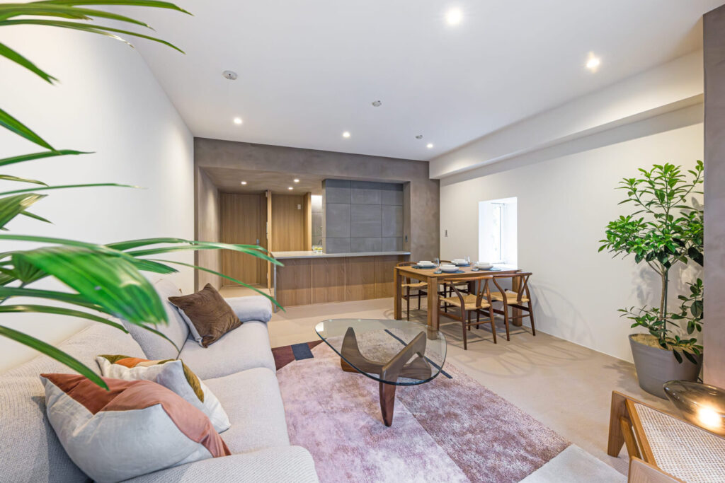 RE Apartment UNITED ARROWS LTD.