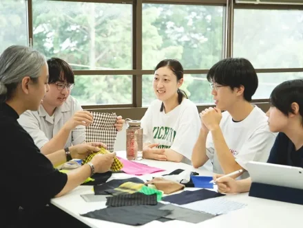 ユナイテッドアローズが立命館大学とコラボレーション。 学生たちと取り組む、残反を使ったものづくりとは。